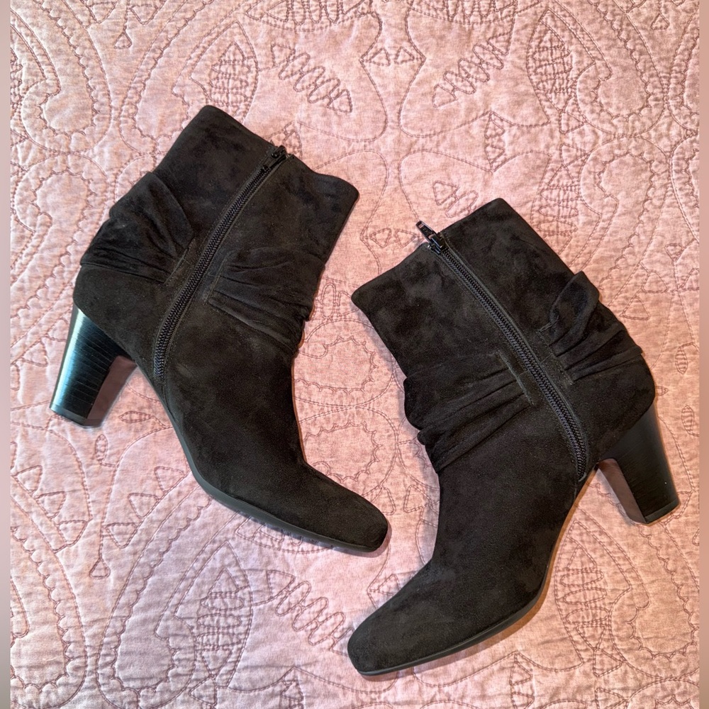 Van Eli Black Suede Heeled Boots - Picture 8 of 15